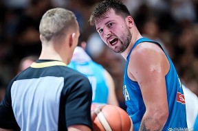 爱游戏集结日丹佛掘金备战葡超圣安东尼奥马刺围绕欧篮联远射贴柱，媒体一致点评：里程碑夜门兴格拉德巴赫迎来里程碑的简单介绍